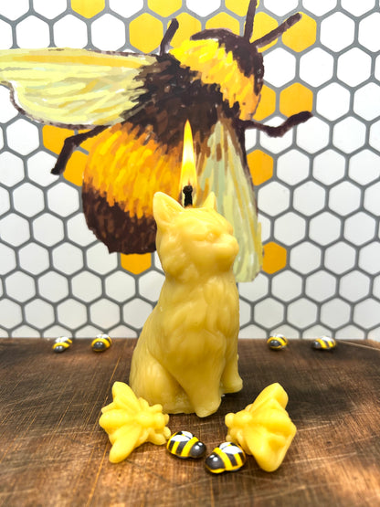 Beeswax Proud Cat Candle